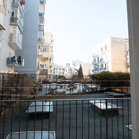 Booklovers Apartmán Bari